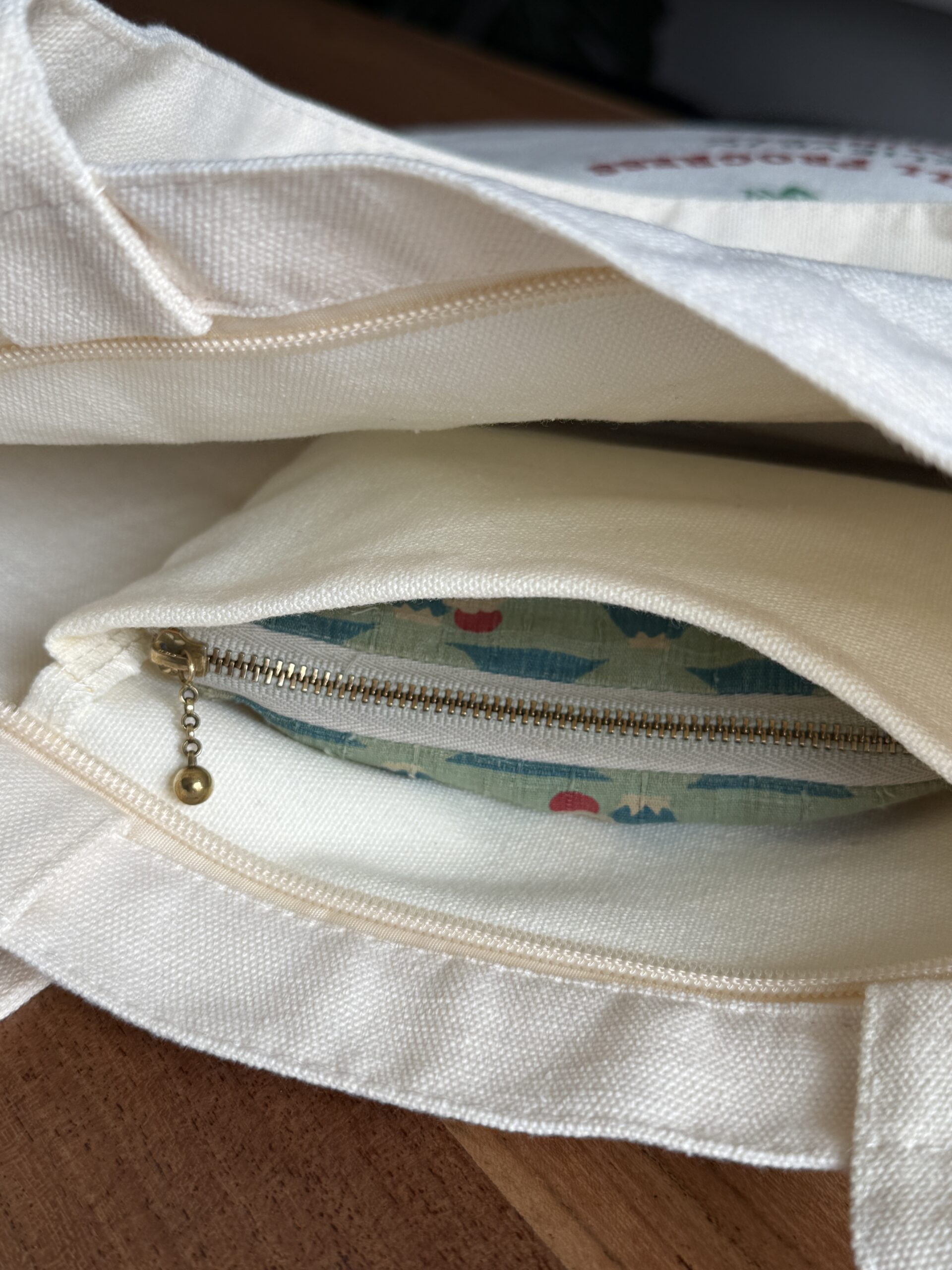 遊[目民]族 | Nomad Village – TOTE BAG: 長約39cm*闊35cm - Image 4